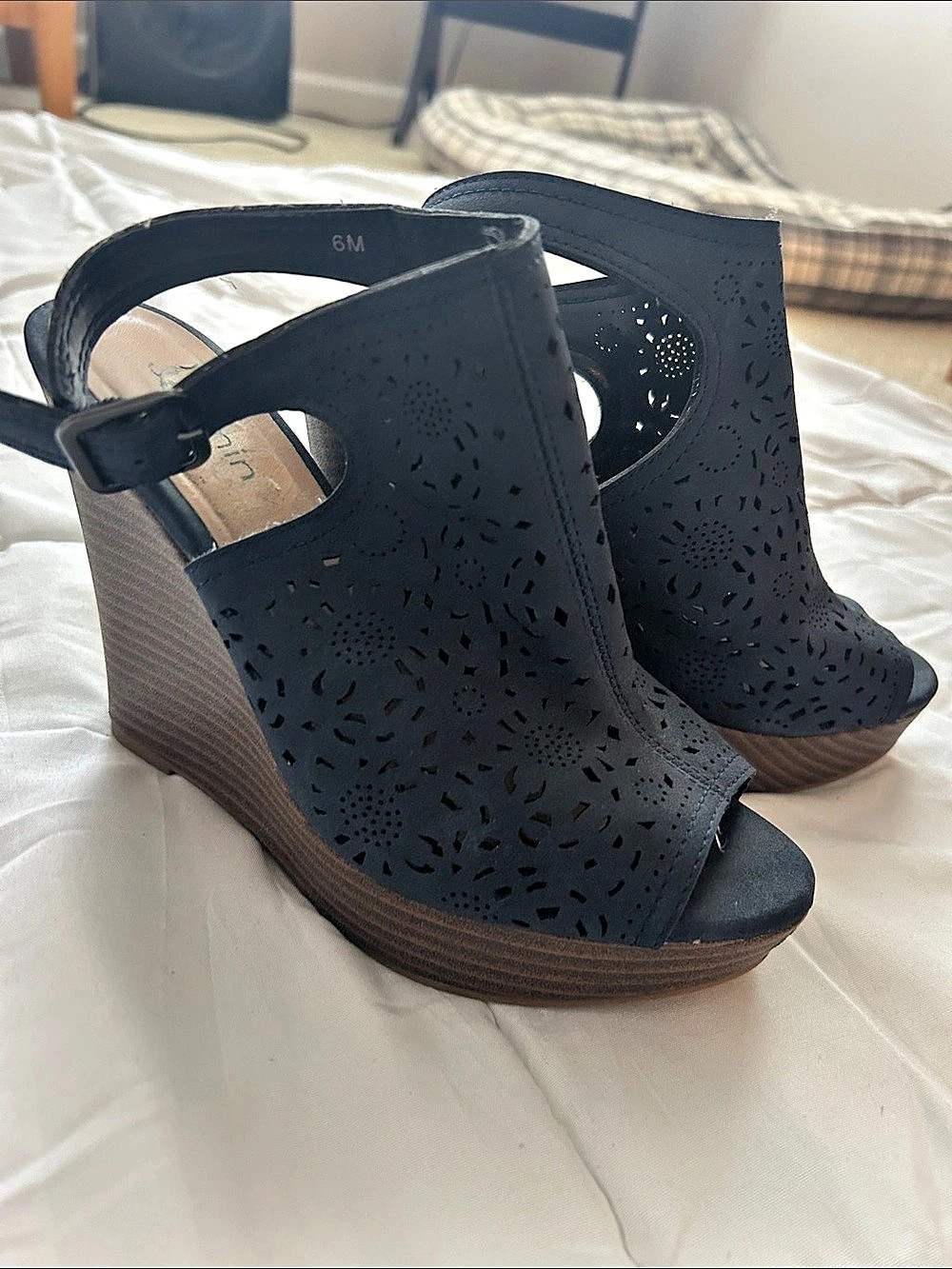 Jasmin Floral Cutout Wedge Sandals in Navy Blue & Brown